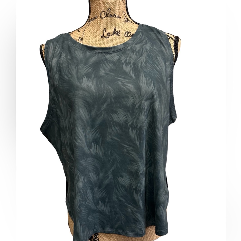 90 Degree by Reflex Green Camouflage Tank - XL